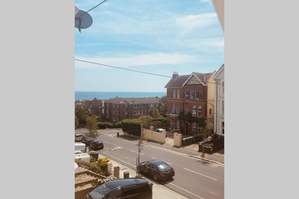 Unique Sea View Apartment ヘイスティングス エクステリア 写真