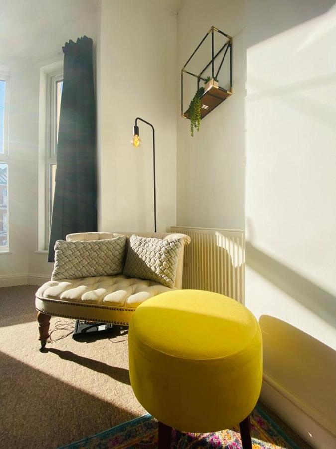 Unique Sea View Apartment ヘイスティングス エクステリア 写真